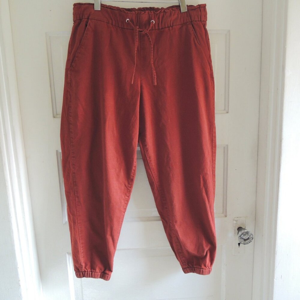 Levi's Fired Brick Off Duty Joggers Capri Pants M
